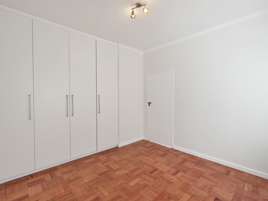 2 Bedroom Property for Sale in Sea Point Western Cape